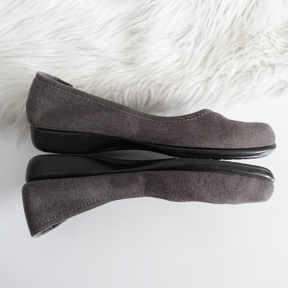 Vintage Aerosoles 90s Y2K Grey Square Toe Fabric Flats - Picture 5 of 9